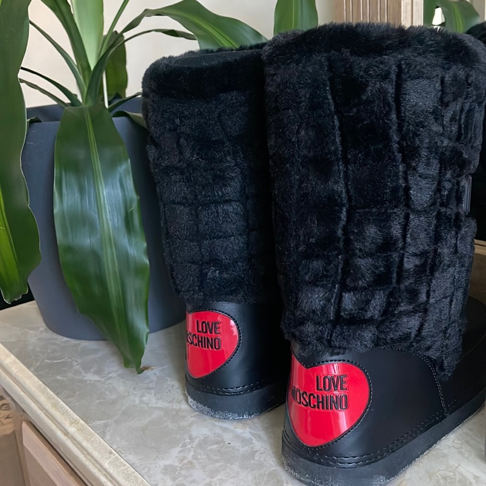 Moschino snow boots